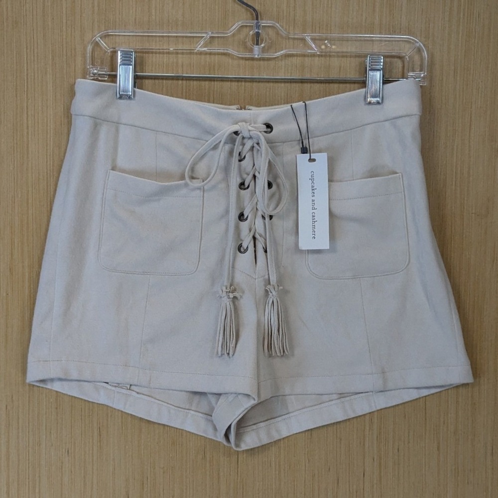 Boho Western Faux Suede Lace Up Shorts Size 6 Soft Beige Hot Pants Festival NWT